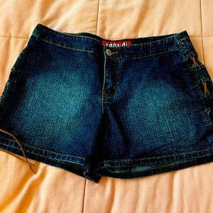 JUNIOR DENIM SHORTS
